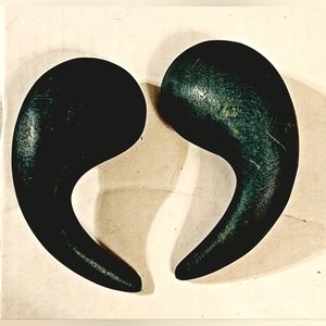 Large wood green commas, palette 1980s clip on earrings